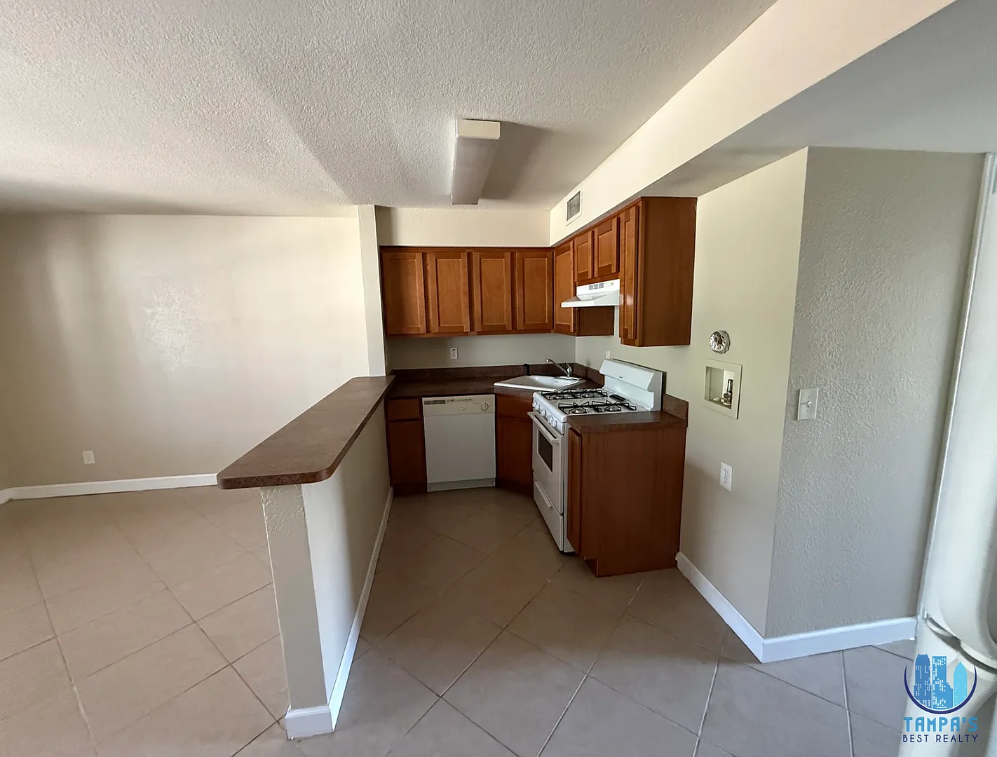 1 Bed 1 Bath Apartment At The Casabella Apartments In Clearwater, Fl *Move-In Special* — Photo 4