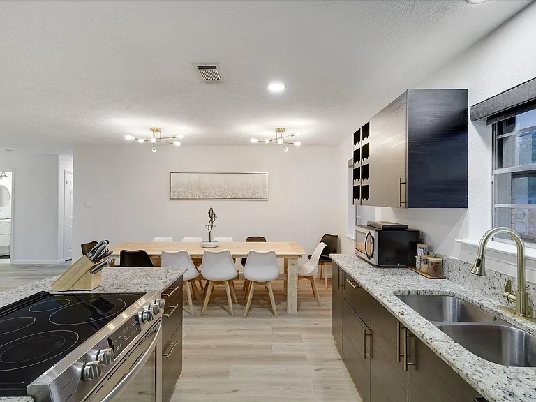 8005 Woodhue Rd — Photo 7