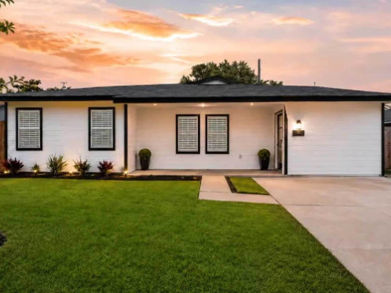 3 bed, 2.5 bath, 1855 sqft, $3,000 — Photo 1
