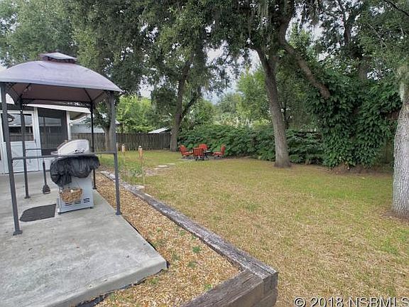 3rd image of 1807 Sabal Palm Dr