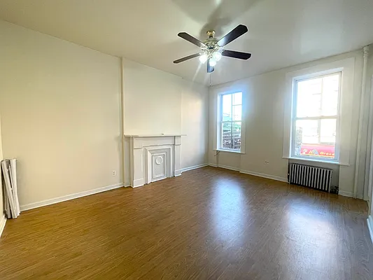 Rented by Pear NYC LLC | media 9