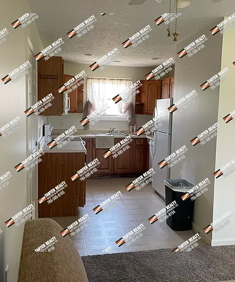 104 Rose Ln — Photo 2