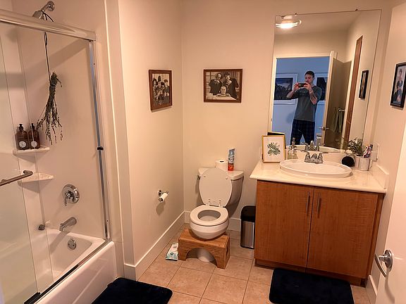 3rd image of 438 W Grand Ave APT 519