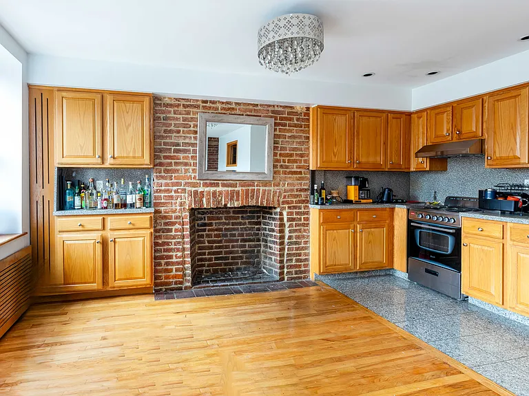 72 Grove St #2F — Photo 2