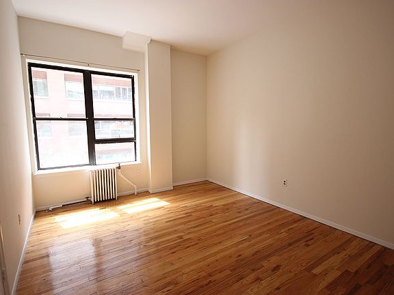 4th image of 605 W 112th St APT 3e