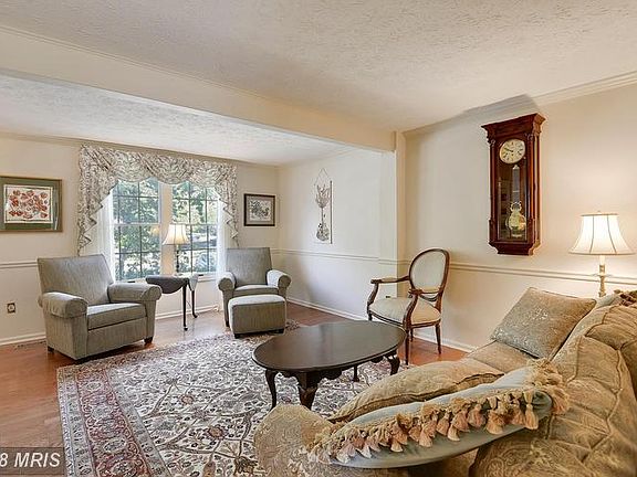 3rd image of 6127 Gardenia Ct