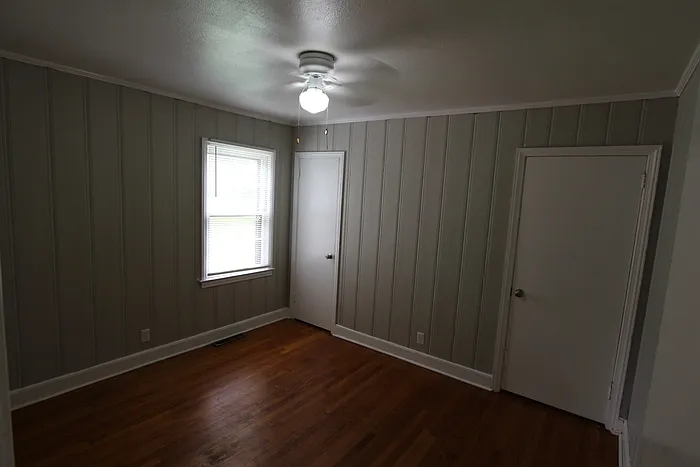 2215 Rosewood Dr — Photo 8
