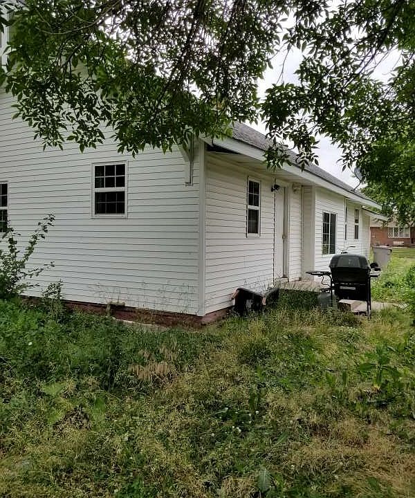 2nd image of 1318 Lilly St