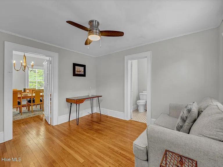 1517 Market St — Photo 4