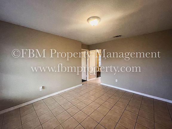 3rd image of 1400 Northwood Blvd APT D