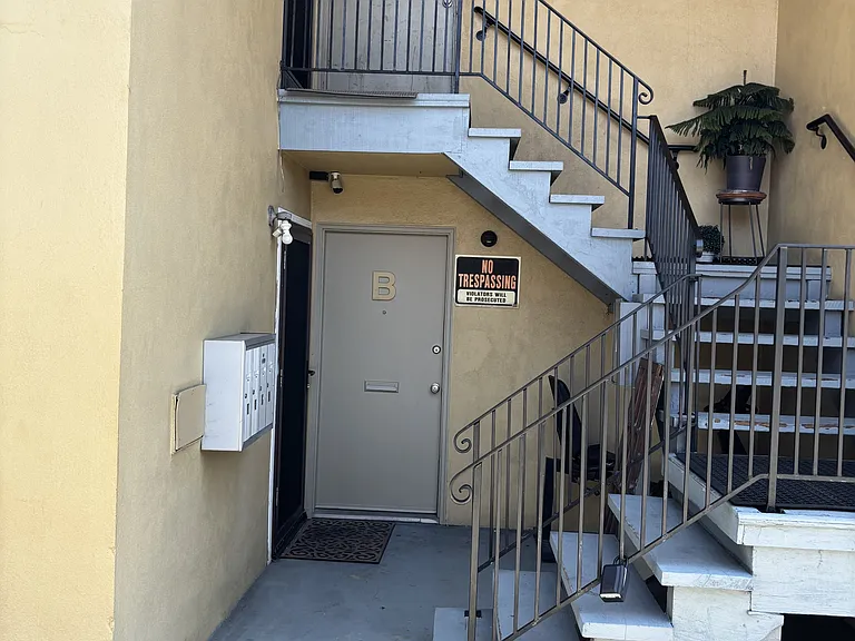 1280 University Ave #B — Photo 8