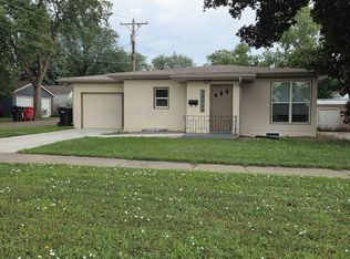 306 E 12th St, Yankton, SD 57078