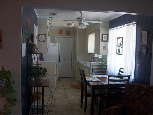 3rd image of 27 Tulip Dr
