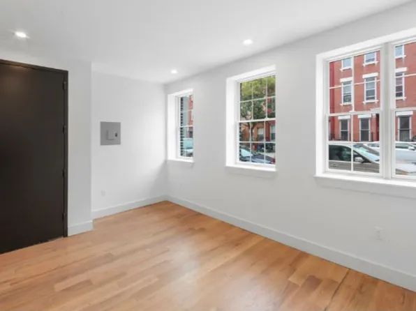 102 Central Ave APT 1A, Brooklyn, NY 11206