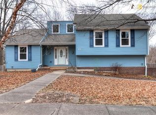 931 Dunwich Dr, Liberty, MO 64068