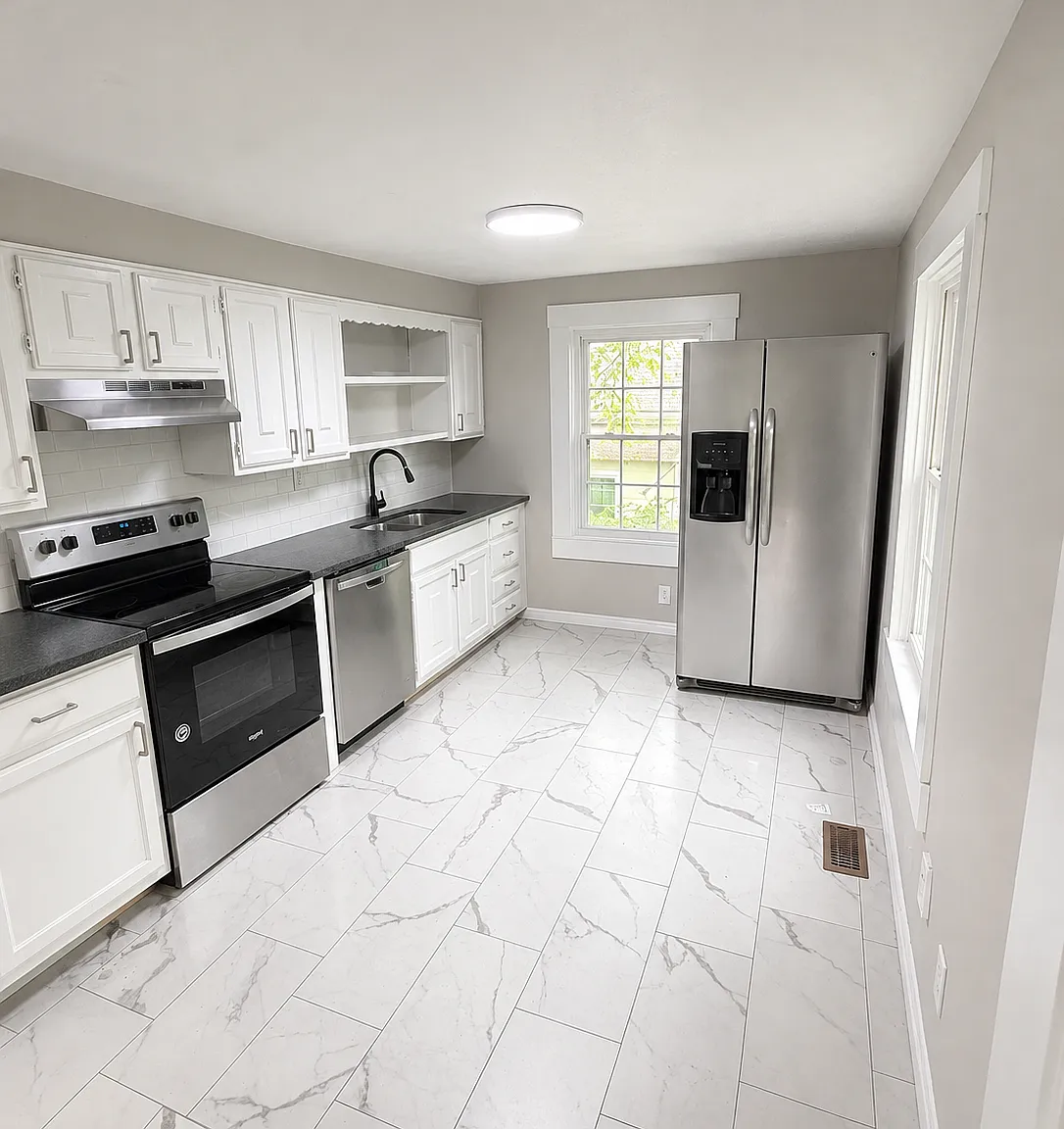 707 Woodland - 1 — Photo 2