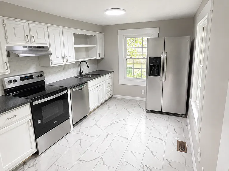 707 Woodland Ave — Photo 2