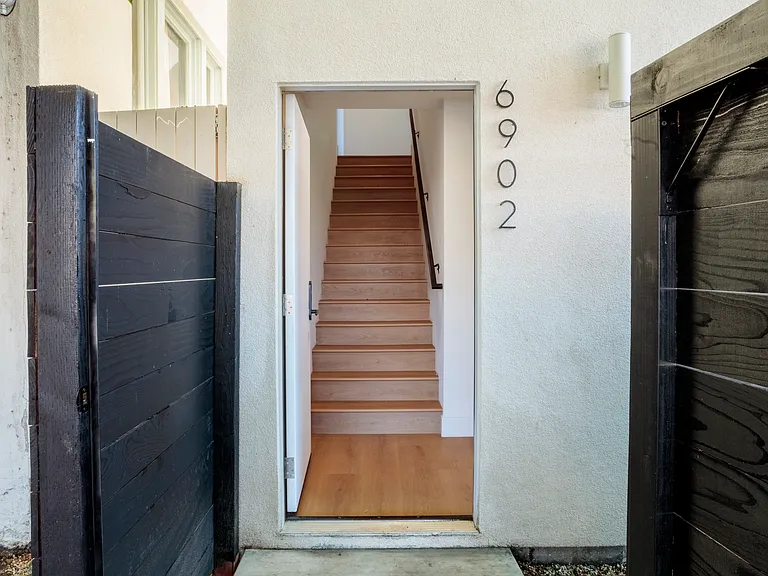 859 N Mansfield Ave #4 — Photo 9