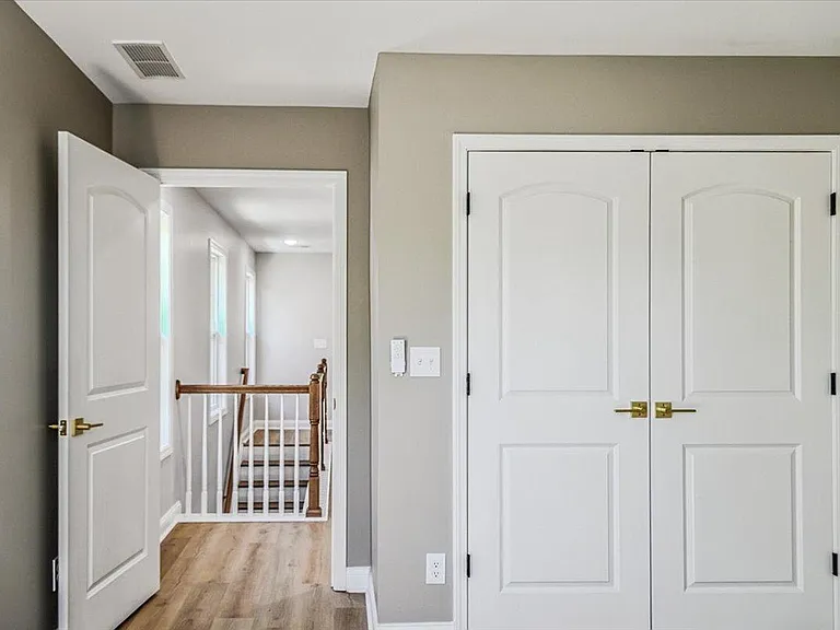 636 N Limestone — Photo 10