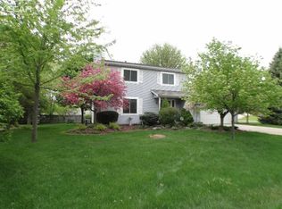 1216 Lori Ln, Fenton, MI 48430