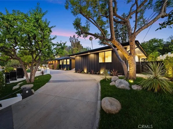 19750 Wells Dr, Woodland Hills, CA 91364