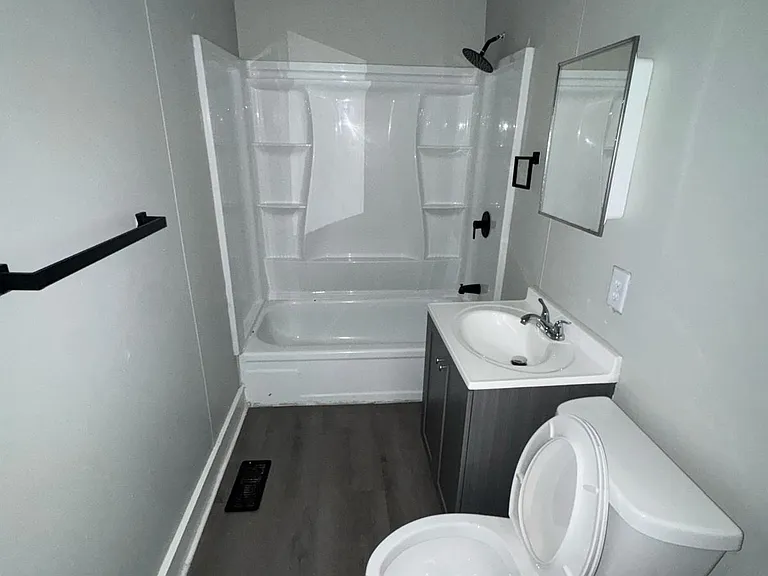 3324 Graceland Ave — Photo 6