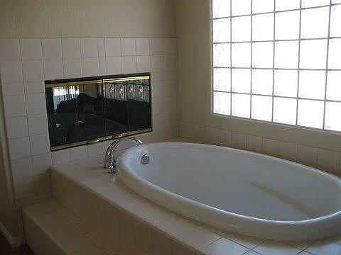 4 bed, 2166 sqft, $3,295 — Photo 4