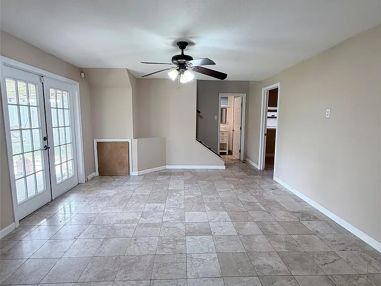 618 Sulphur St — Photo 16