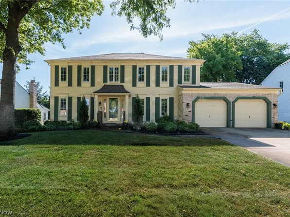 3703 Bradfords Gate, Rocky River, OH 44116