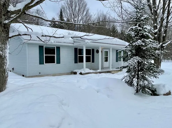 8102 Fairway Hollow Dr, Mancelona, MI 49659
