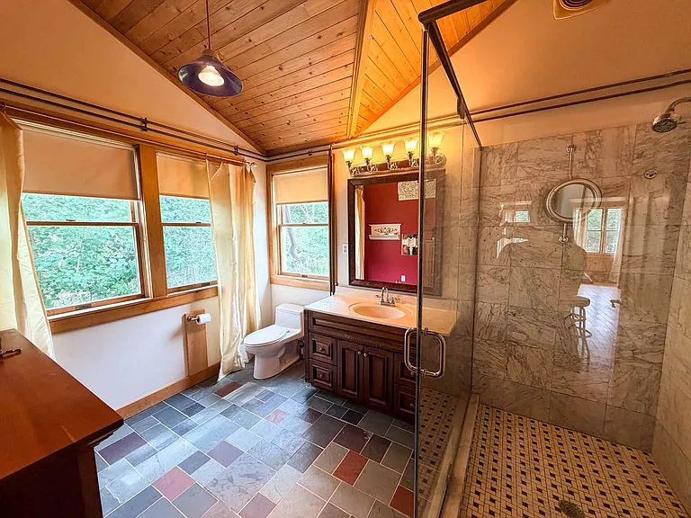121 Old Schoolhouse Rd — Photo 19