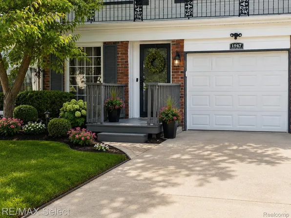 1947 Laurel Oak Dr, Flint, MI 48507