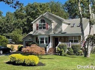 123 Keller Dr, Mastic, NY 11950