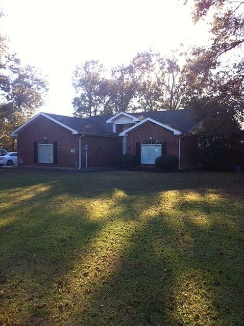 1st image of 4208 Linda Ln