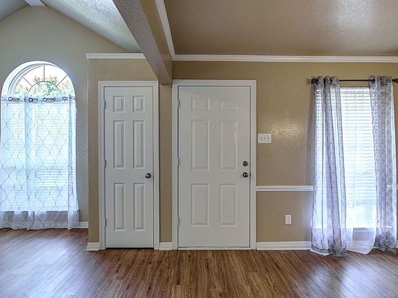 5th image of 140 Brookside Dr
