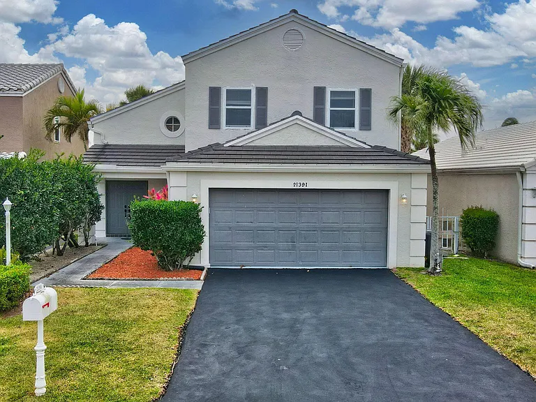 21391 Millbrook Ct — Photo 45