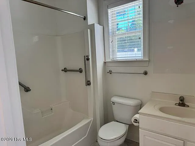 4975 N Hampton Dr SE — Photo 23