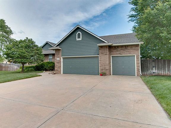 2nd image of 1902 E Windsor Creek Ct