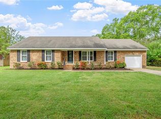 2009 Emmett Dr, Chesapeake, VA 23325