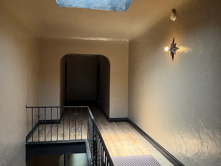238 N Clark Dr #7 — Photo 6