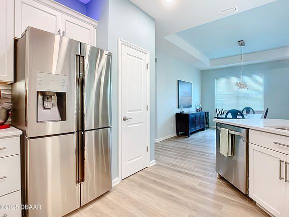 5th image of 317 Island Breeze Ave