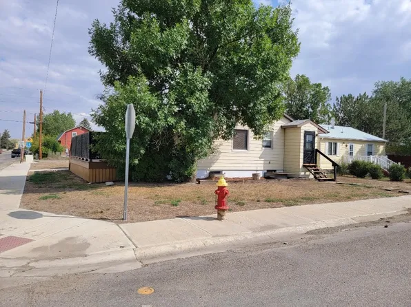 676 Hill Ave, Shelby, MT 59474