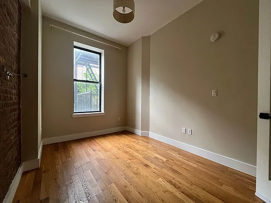 Rented by Yup Realty LLC | media 10