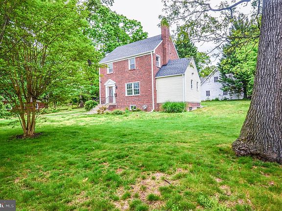 3rd image of 7009 Adelphi Rd