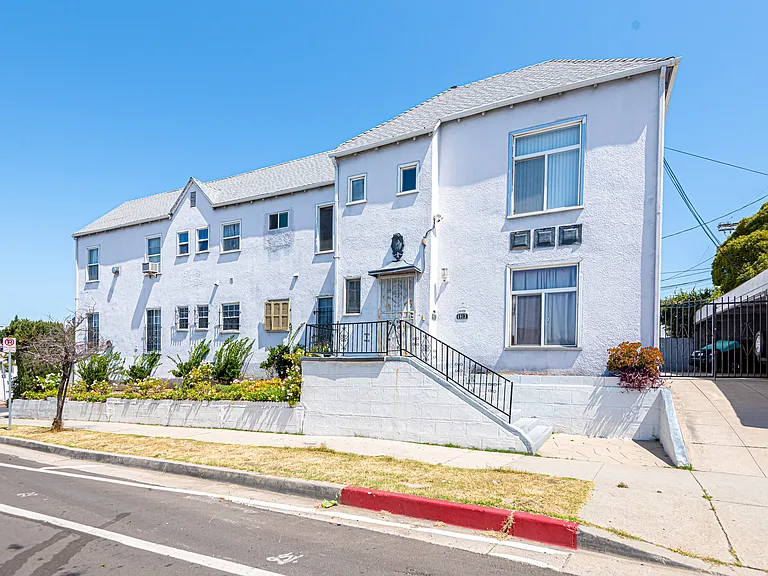 4915 S San Vicente Blvd #4915 — Photo 14