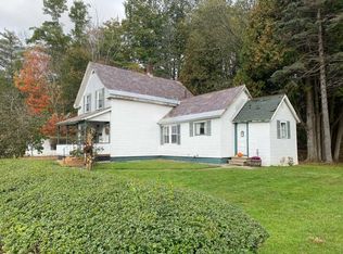 34 School St, Proctor, VT 05765