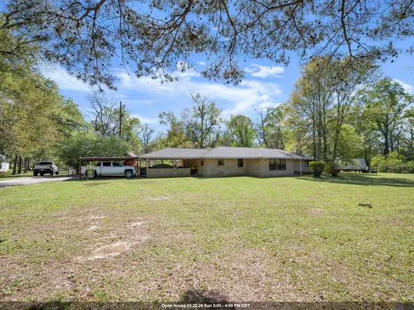 907 E Bayou Narcisse St, Gonzales, LA 70737