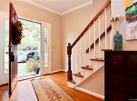3rd image of 4904 Hickory Lake Ln
