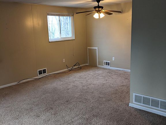 Living/dining rooms
