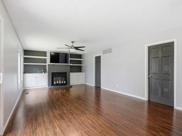 245 Whispering Willow Ct, Noblesville, IN 46060